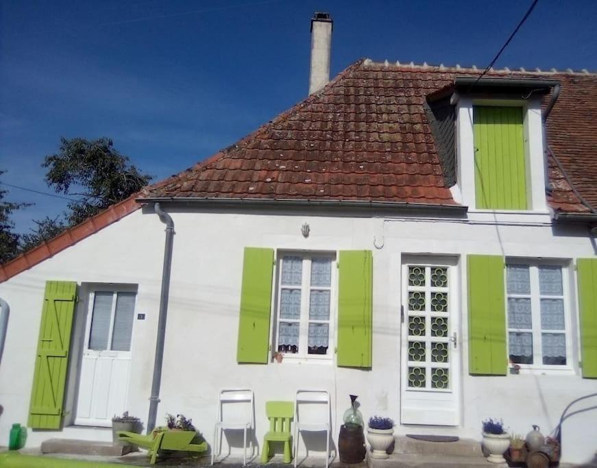 Maison Face A L'Etang Precy Ngoại thất bức ảnh